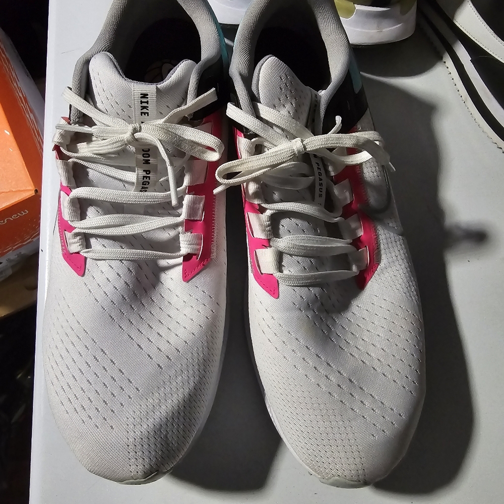 nike - Picture 3 of 7